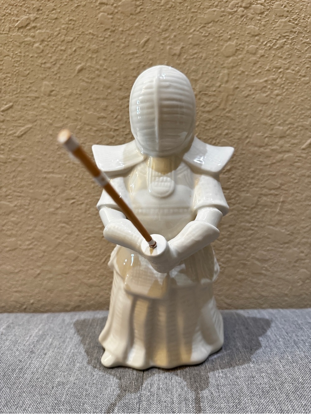 Benihana of Tokyo Kendo Samurai Warrior Tiki Mug planter/Removable Shinai Stick